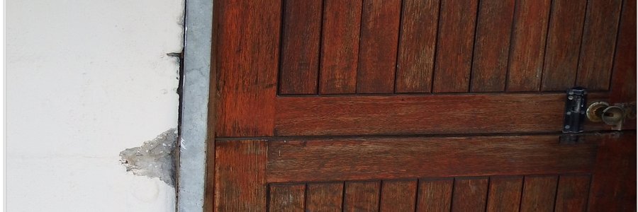 Regs: Die merke waar Gansbaai Pistoolklub se deur met ‘n koevoet of iets vandalisties oopgebreek is